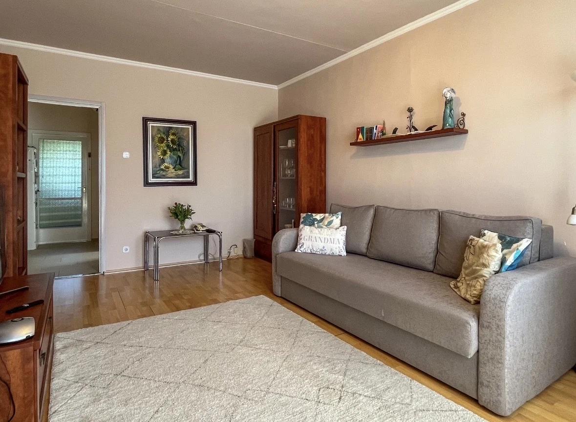Eladó 65 m²-es, erkélyes, 2+1 szobás lakás, a Kishegyesi úton
